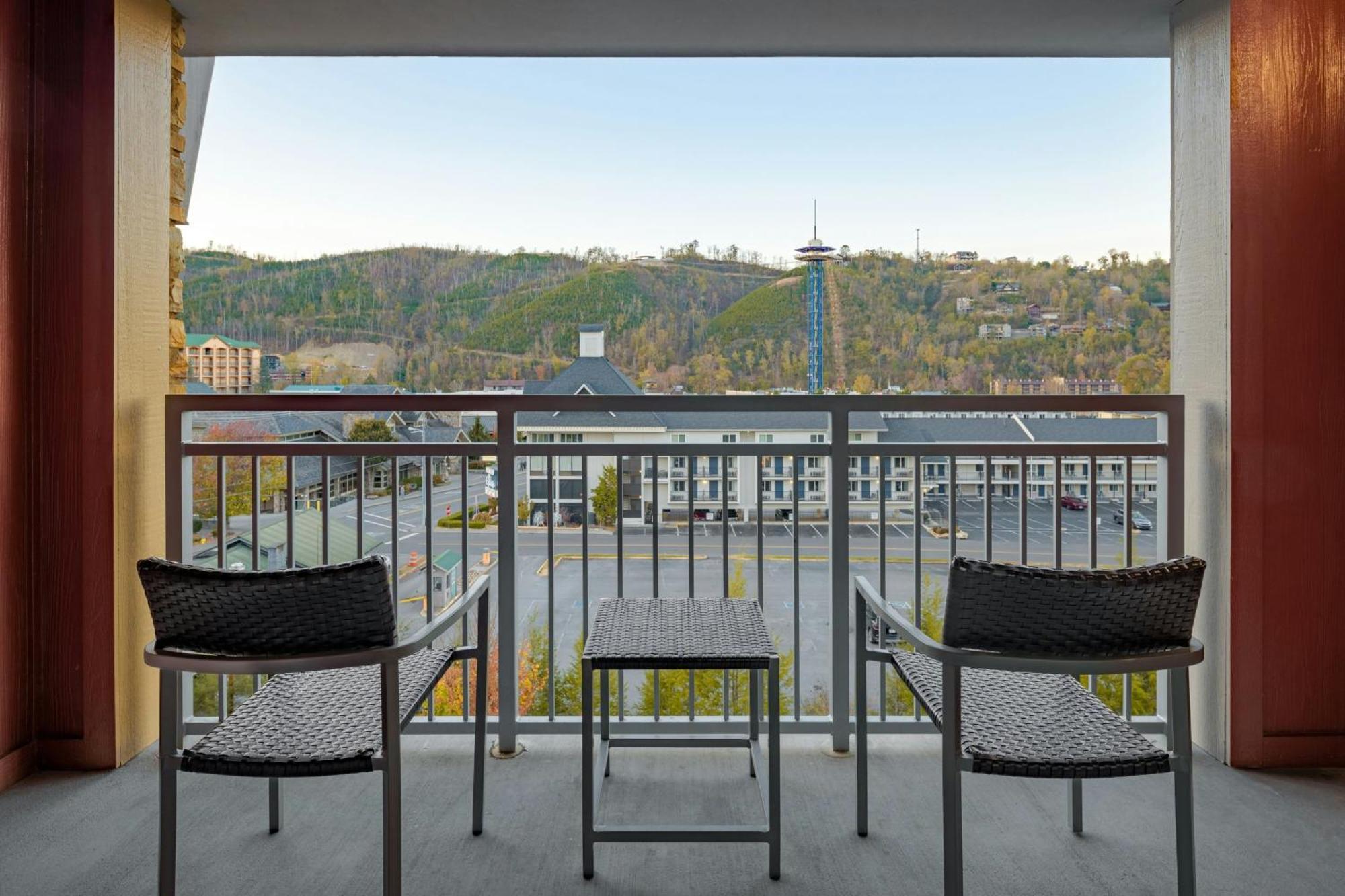 Courtyard By Marriott Gatlinburg Downtown Hotel Exterior photo